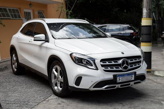 MERCEDES-BENZ GLA 200 1.6 CGI FLEX ADVANCE 7G-DCT